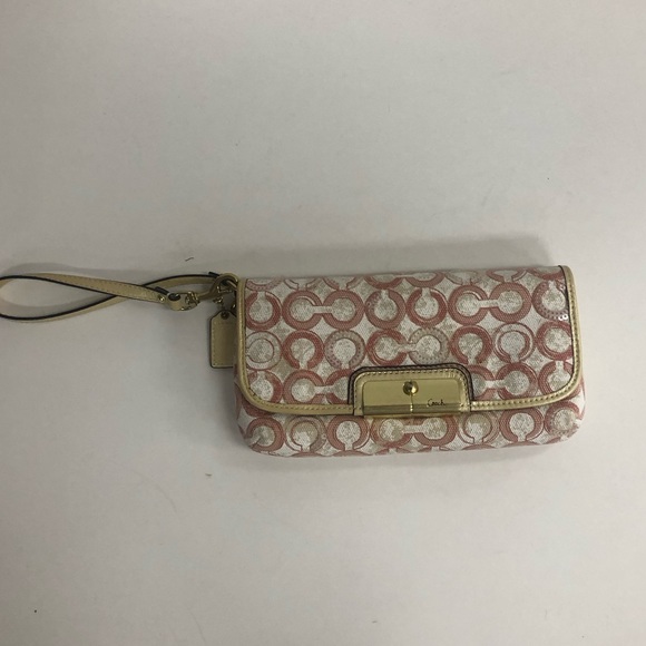 COACH SIGNATURE SEQUINED CLUCH WRISTLET IN PINK COLOUR - Picture 5 of 8